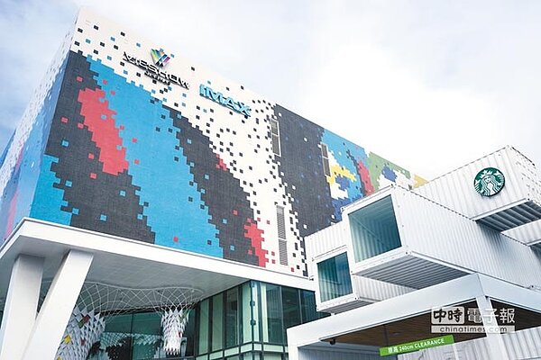 台開集團在地耕耘10年,將洄瀾灣園區打造為新天堂樂園,繼年中貨櫃星巴克開幕後,今天接連再為斥資3億打造的亞洲第一座全雷射頂級影城「台創花蓮新天堂威秀影城」。(張祈攝)