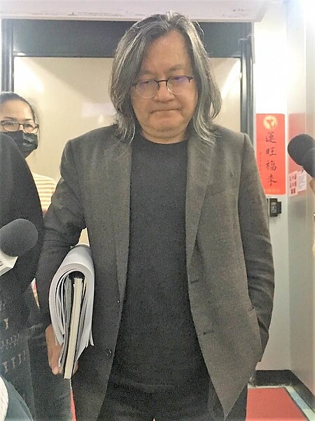 台北市長柯文哲擬將都發局長林洲民轉派都更中心董事長，林洲民今受訪表示「尊重市長人事任命權」。（吳堂靖攝）