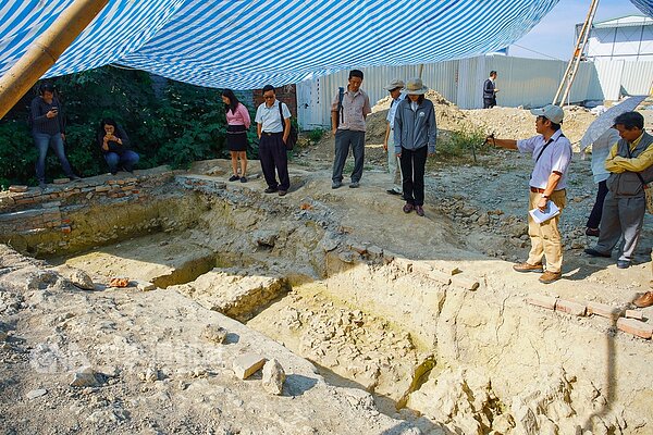 建設公司興工時發現基地下的舊城南門段城牆，與高市文化局協力保護文化資產。（高雄市文化局提供）