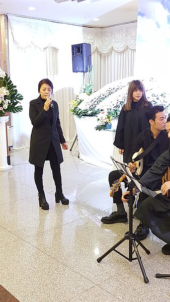 阿娥今送老公安迪最後一程。記者林怡秀／攝影 