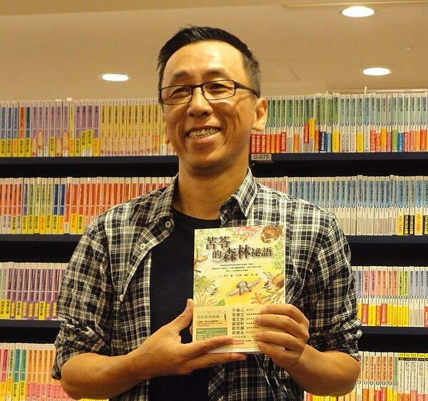 觀光局18日宣布「擴大國旅暖冬遊」,祭出多項補助優惠,不過由於方案限平日使用,讓名嘴苦苓在臉書發文痛批。圖/聯合報系資料照