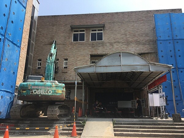 士林區華榮市場被認定海砂屋,北市府決定納為「士林再生計畫」,透過公辦都更方式重建。 圖/聯合報系資料照片