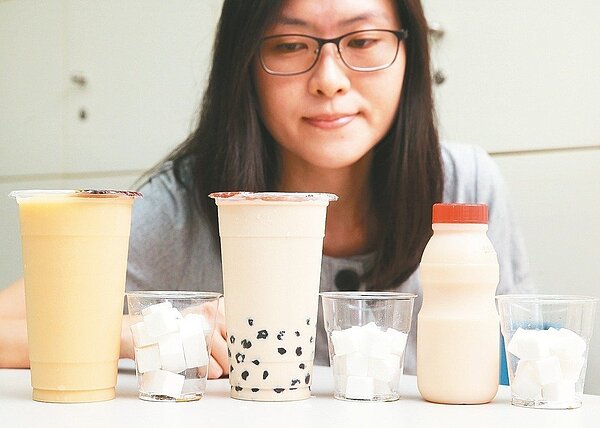 國健署回應,課徵含糖飲料稅是改善肥胖方式之一 但不是唯一辦法,經專家評估後,暫不考慮施行。中國時報資料照