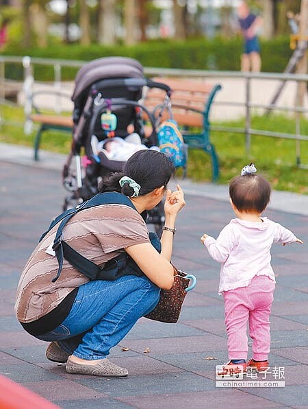 少子化已是台灣的「國安問題」,催生政策卻只是一個月補助2500元,很難讓民眾有意願增產報國。(本報資料照片)