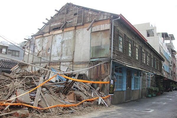 彰化市「新町街屋」是日治時期著名的「花街」，今年被拆了3幢，文史團體發起搶救行動，文化局已將「新町街屋」暫列古蹟，將再排定文資審議時間。記者林宛諭／攝影 