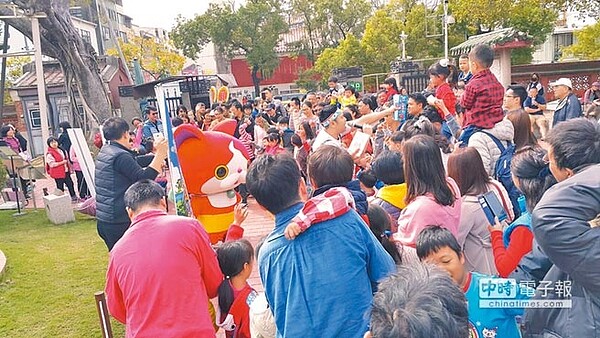 元旦連假前3天，台南市文化局統計，各古蹟景點湧入5萬3000名遊客，較去年同期人數成長10％。（曹婷婷翻攝）
