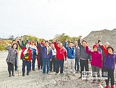 建築廢棄物回填達10樓高　吳厝人好怕大雨來