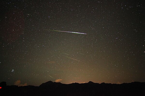 今年元月有機會看到流星雨。圖/南瀛天文台提供