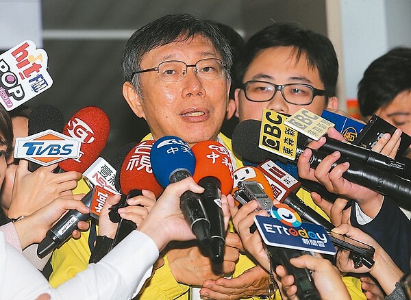 台北市長柯文哲指出，不管做什麼樣決定，大巨蛋都一定有人批評，一定有贊成、反對，就網路直播給大家看。 記者徐兆玄／攝影