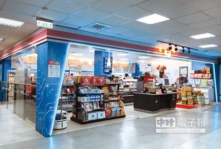 四大超商科技店型布局