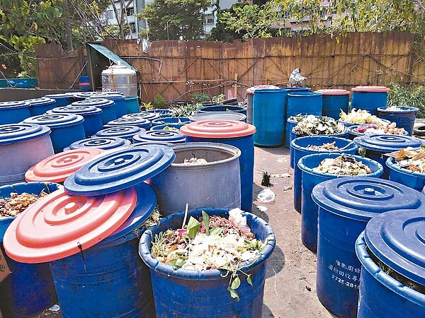 受是否全面禁止廚餘養豬影響,彰化已有業者不再收廚餘,廚餘價格暴跌近七成。 圖/聯合報系資料照片