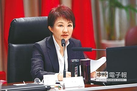 台中市長盧秀燕8日強調,中火4號機組應「除役」而非停役,減少燒煤發電,不能手軟。(盧金足攝)