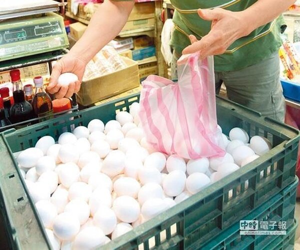 壓不住！雞蛋價格創20年來新高。昨（9）日雞蛋批發價一口氣調漲3元。（本報系資料照）
