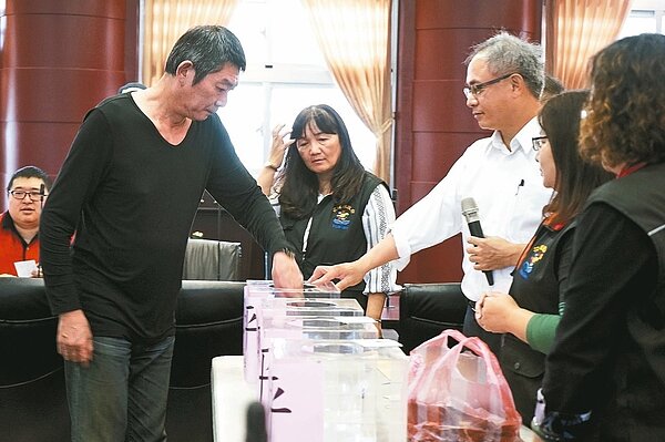 花蓮震災安心宅昨辦抽籤選位,預計月底動工。 記者王燕華/攝影