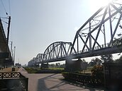 恐怖巧合！大樹舊鐵橋3年前也有人不堪長照壓力上吊