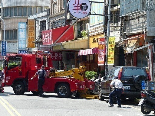 桃園市交通違規熱點路段出爐,警方呼籲駕駛人在年關前注意交通規則和安全。圖/報系資料照