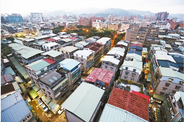 一名9年級生的社會新鮮人抱怨7年級生炒高房價,讓他們都沒辦法買房。 圖/聯合報系資料照片