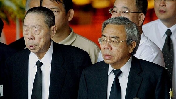 圖為台塑創辦人王永在（左）與台塑集團總裁王文淵（右）父子。（圖／聯合報資料照片）