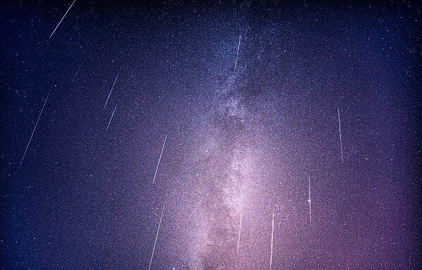 今年寶瓶座流星雨極大期預估將發生於臺灣時間5月6日晚上10點左右,圖為去年寶瓶座流星雨情況。圖/台北市天文館提供