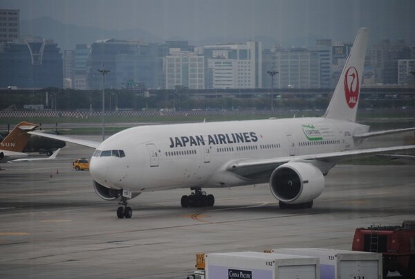 日本航空發生電腦當機，羽田機場以及日本其他機場，陸續有航班延誤。 記者楊文琪