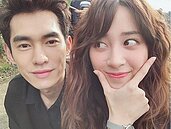 歐陽妮妮和張書豪假戲真做？同穿情侶鞋被抓包