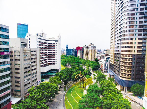 台中科博草悟園道深受富人圈青睞，豪宅新案售價媲美七期。圖／業者提供