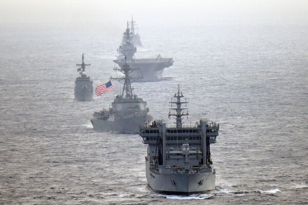 美國、日本、印度、菲律賓軍艦近日共同航行南海。圖／日本海上自衛隊提供