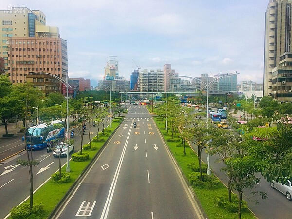 台北市中華路新貌。 楊欽亮 / 攝