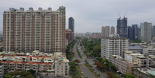 房市熱,高雄代銷F4轉進建設。(中時電子報)