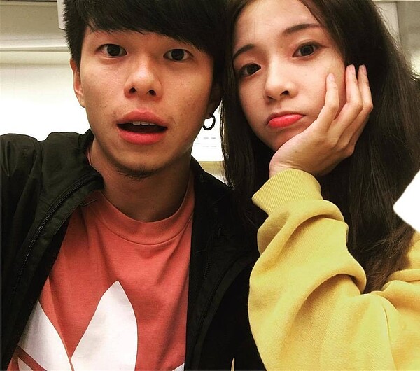 黃包包(左)和閃亮亮交往多時。圖/摘自IG