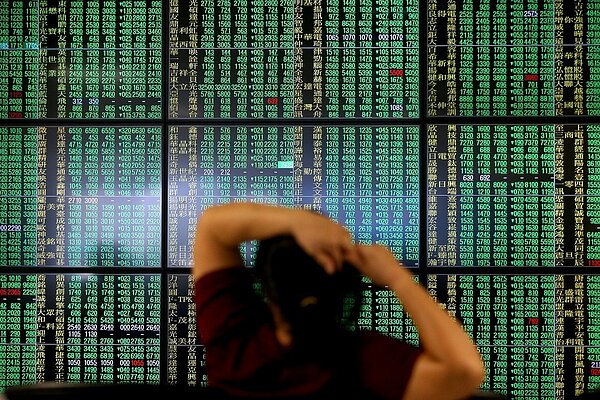 投顧分析,道瓊跌破年線,影響台股跌破5年均線,探底壓力增加,盤勢恐維持弱勢格局。 聯合報系資料照/記者高彬原攝影