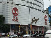 百貨母親節檔期豐收　端午節禮盒接棒衝刺