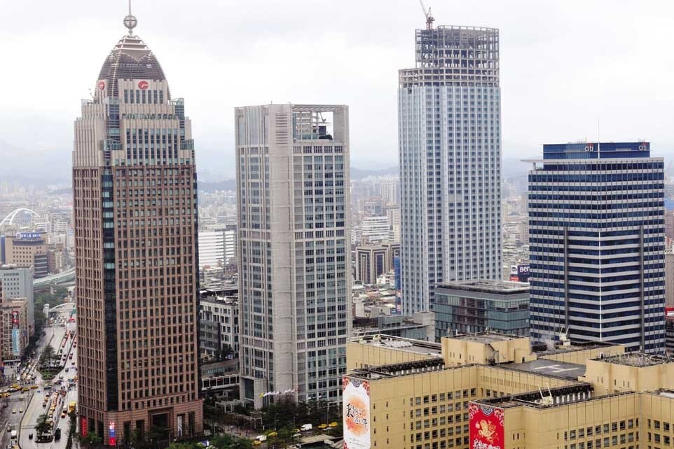 台北市辦公室租賃市場的供不應求結構依舊存在。圖為台北信義區商辦大樓。圖/本報資料照片