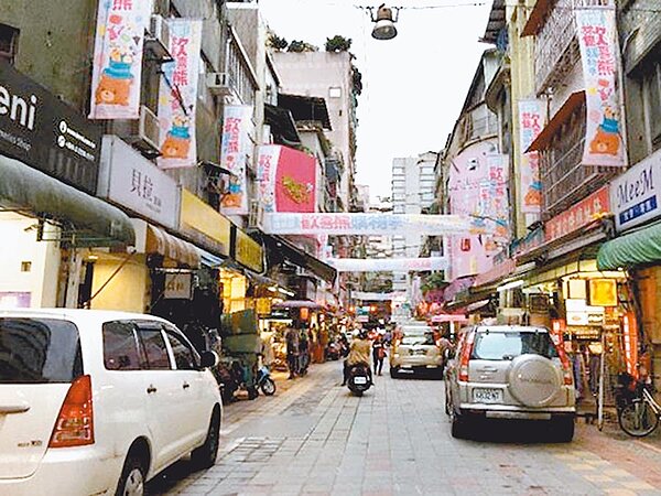台北車站後站人潮稀疏，面臨轉型問題。（都發局提供）