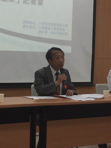 招聯會副召集人、靜宜大學校長唐傳義。(圖/簡立欣攝)