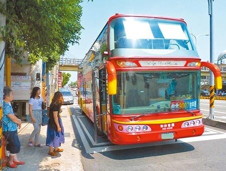 和欣客運在官網宣布明天起，調整各路線3排座椅優惠票價10至20元。（本報資料照片） 