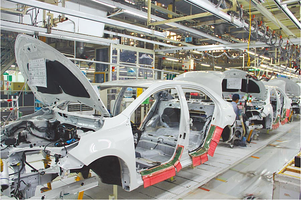 國內八大汽機車企業工會將向立委陳情,希望考量近年車市劇烈變動、國產車岌岌可危,站在數十萬勞工生計及其家庭的立場,延長貨物稅減免期限。(業者提供)