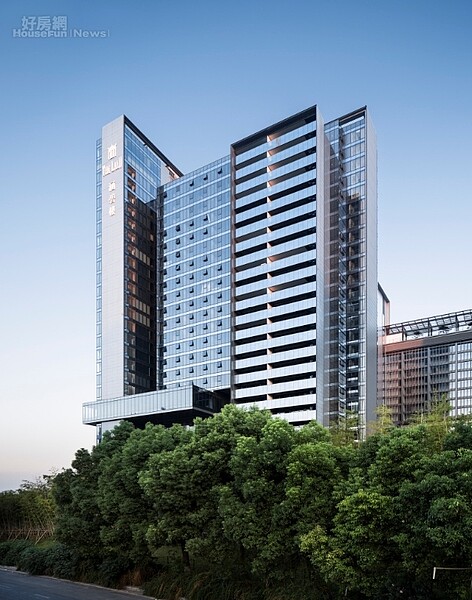 鄉林建設積極投資大陸酒店和商辦,圖為南京涵碧樓金融中心。鄉林建設提供