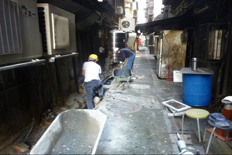 台北市汙水下水道接管率雖逾七成五，但仍有拒接管「釘子戶」，衛工處表示今後將開罰。 （圖／台北市衛工處提供）