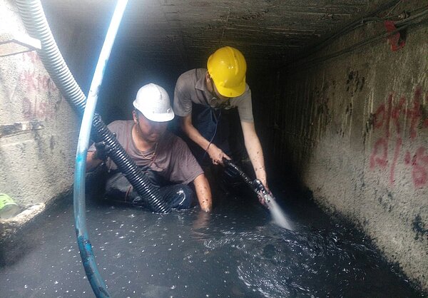 高雄地下汙水道老舊管線修繕,亟待中央補助。(圖/高雄市水利局)