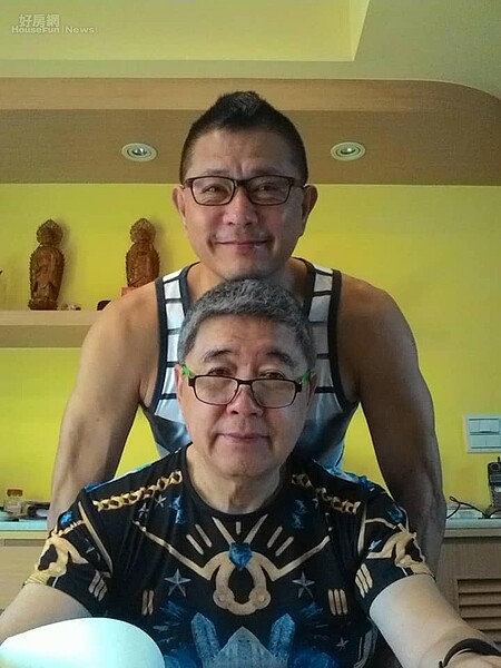 國內知名的同性伴侶,也是曾經擔任知名喜餅廣告的主角,王天明和何祥,在臉書發文表示,他們要結婚了。照片王天明提供