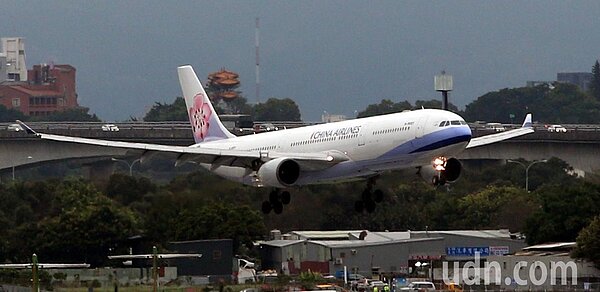 中華航空說,員工及其配偶和直系親屬享有免費及不同折扣的優待機票,同性配偶也適用。本報資料照片