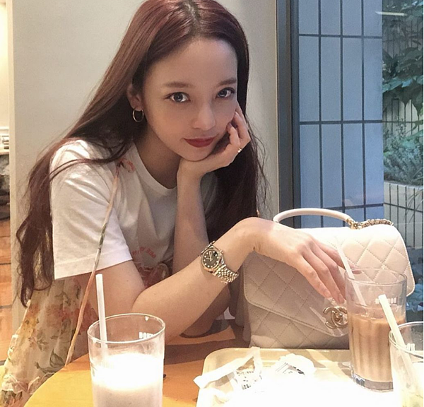 具荷拉是粉絲心中性感女神。圖/摘自IG