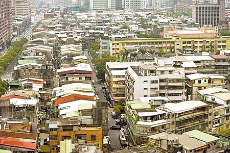 
《危老條例》滿2年，依內政部實價登錄資料統計，2016年到今年位在台北市的老屋，以30至39年的物件身價最佳。（本報資料照片）
 