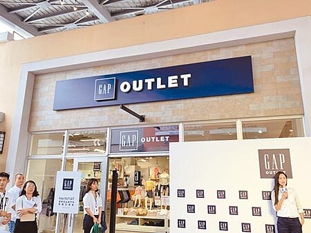 Gap Outlet繼林口三井後,再度於桃園華泰名品城開第2家。(吳奕萱攝)