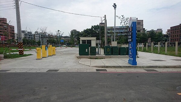 金山夜市福德街旁的市地重劃B區停車場6月1日起營運,屆時將提供20個小型車位。圖/新北市交通局提供