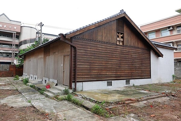 桃園茶業改良場日式宿舍有100多年歷史,市府已完成外觀修繕。圖/桃園市政府新聞處提供