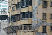 外牆剝落未申報將開罰　北市近3000棟挫咧等