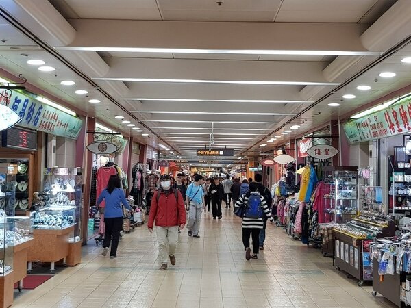台北地下街示意圖，照片中店家與本文無關。 聯合報系資料照片／記者翁浩然攝影