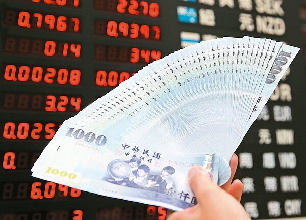 據財政部統計,受到所得稅制優化方案首度適用影響,今年逾半數申報戶都可以退稅,退稅金額合計達480.4億元。報系資料照